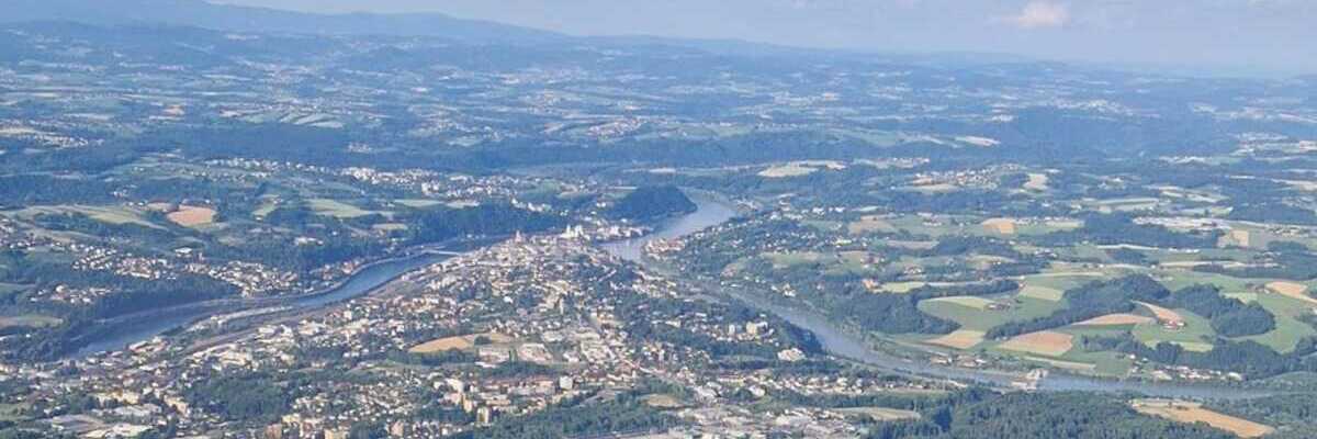Flugwegposition um 17:00:23: Aufgenommen in der Nähe von Passau, Deutschland in 1113 Meter